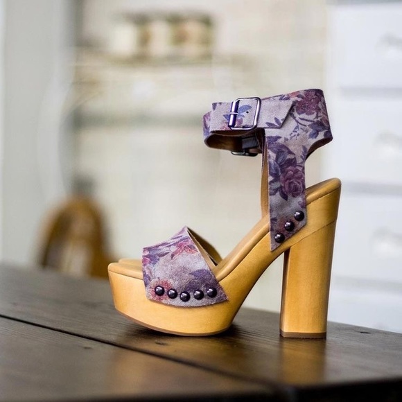 Genuine Leather Floral Print Wooden Tower Platform - Picture 3 of 11